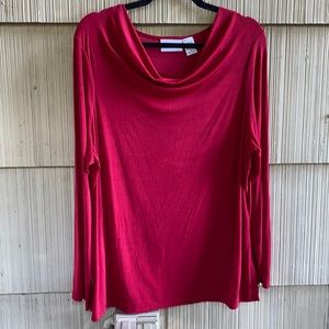 ✅Jaclyn Smith Swoop Neck Blouse